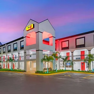 Hotel Super 8 By Wyndham Near Florida Mall **